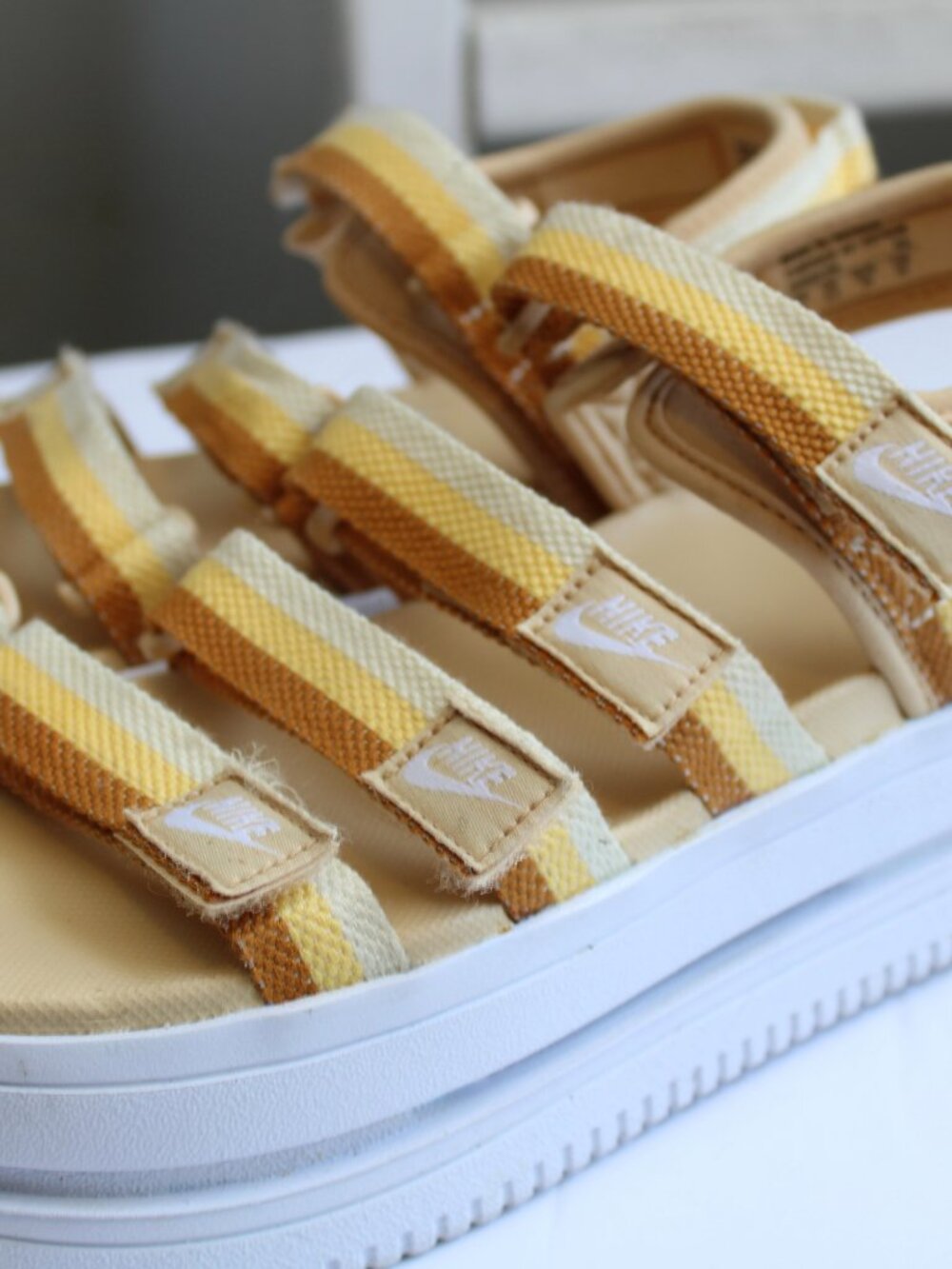 Nike Icon Classic Platform Strappy Sandals Yellow Orange White Women's Size 8 - Picture 4 of 6